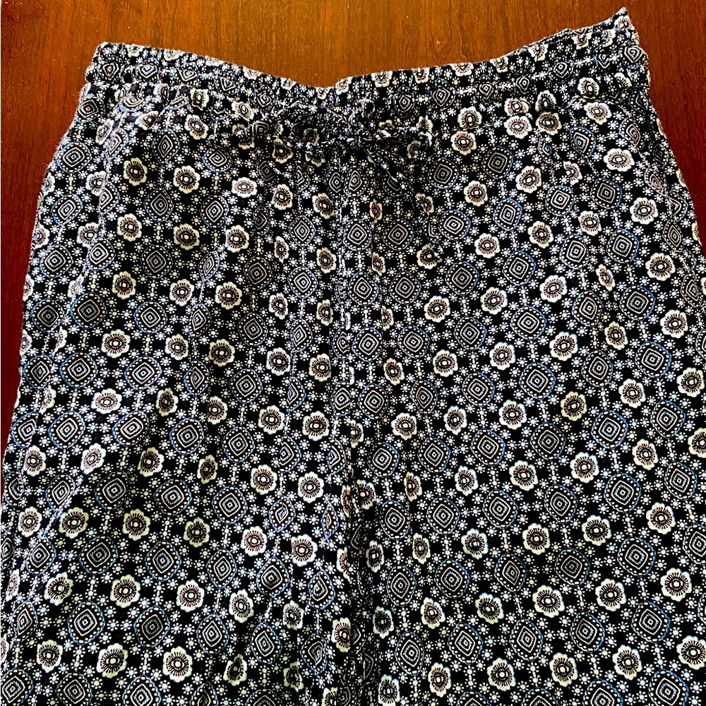 Cute neutral patterned pants